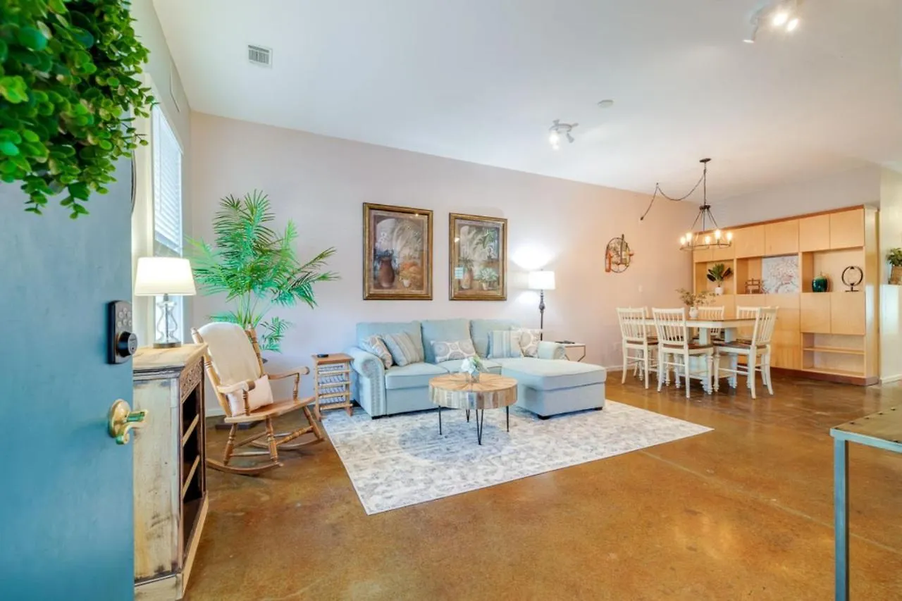 Southern Charmer-Historic District Downtown-Front Porch-Walk Score 90!!-Private Parking-1 Minute To Forsyth Park Саванна 0*,